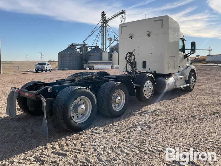 2020-peterbilt-579-image-5