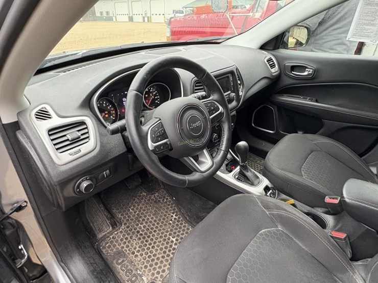 jeep-compass-sport-image-10