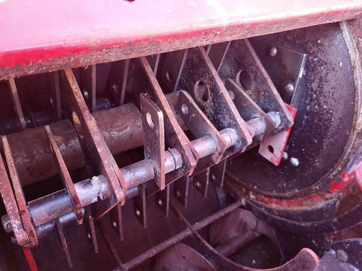 new-holland-358-image-40