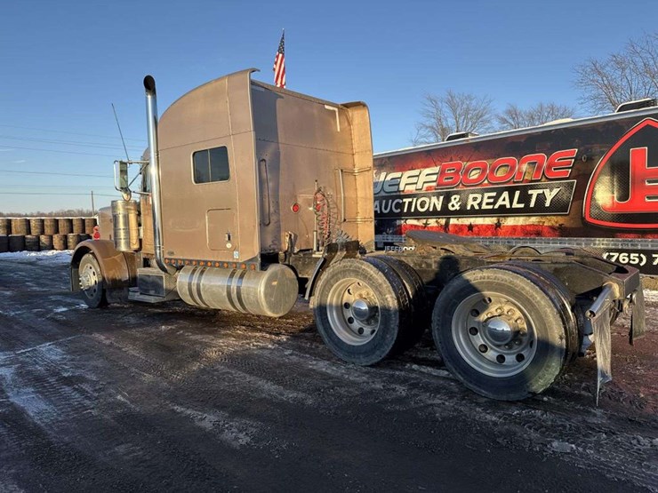 2001-peterbilt-379-image-2