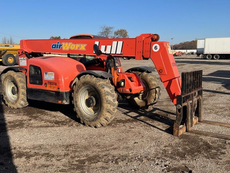 2005-lull-644e-42-image-6