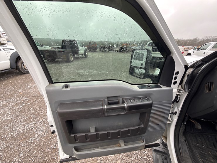 2012-ford-f250-xl-image-17