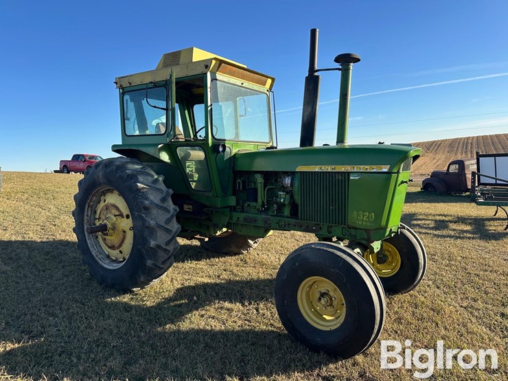 john-deere-4320-image-3