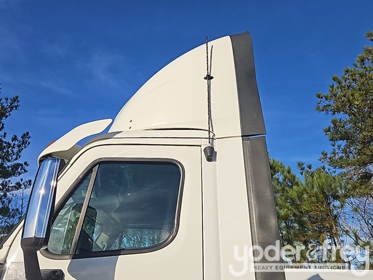2018-freightliner-cascadia-image-23