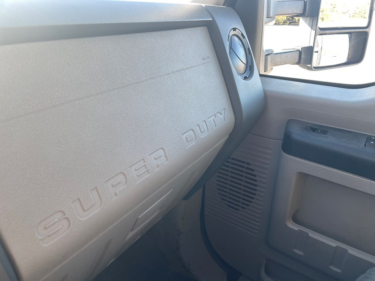 2010-ford-f550-image-56