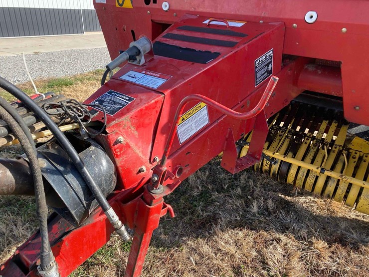 new-holland-644-image-8