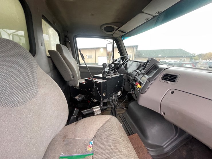 #1113-•-1998-ford-louisville-plow-truck-(has-mn-title)-image-53