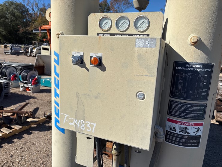 #3514-•-deltech-compressed-air-dryer-image-3