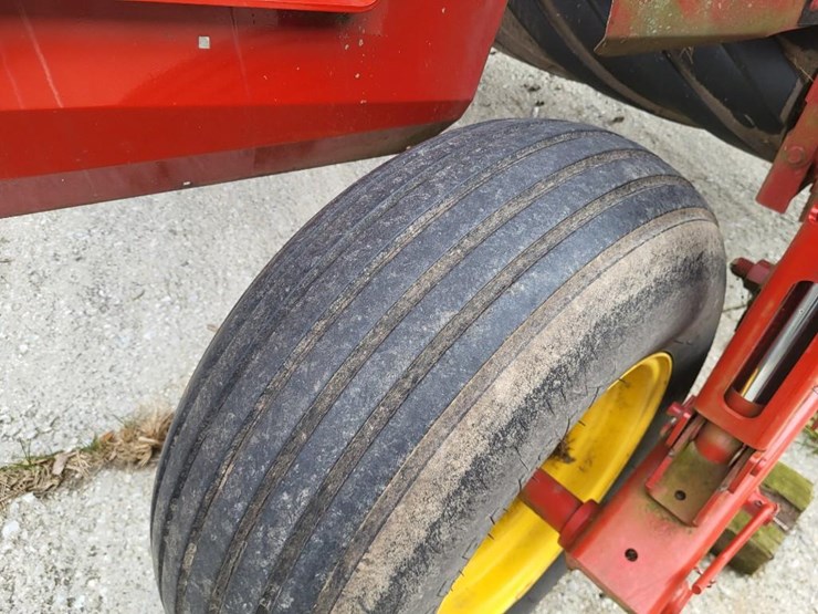 2014-new-holland-h7230-image-31