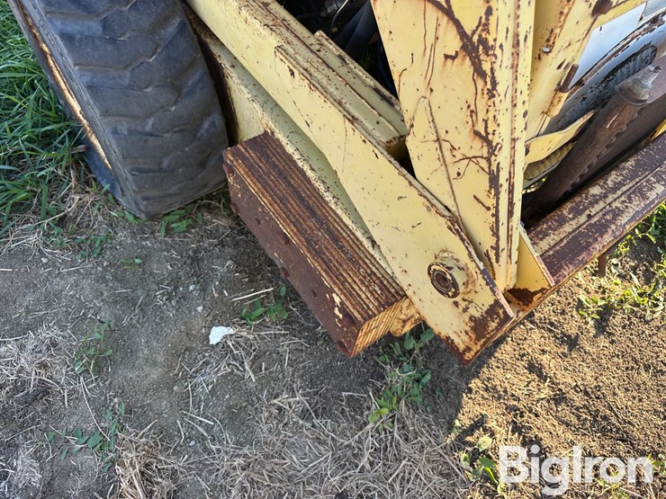 new-holland-l35-image-18