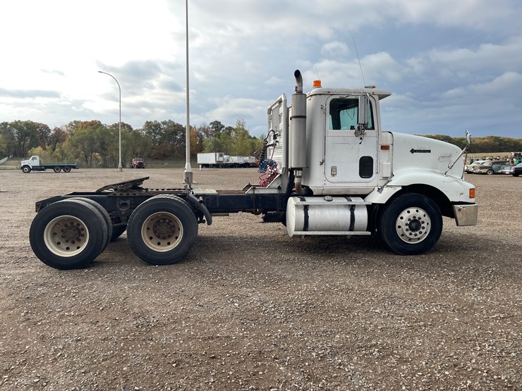 #1107-•-1994-international-truck-tractor-(has-mn-title)-image-6