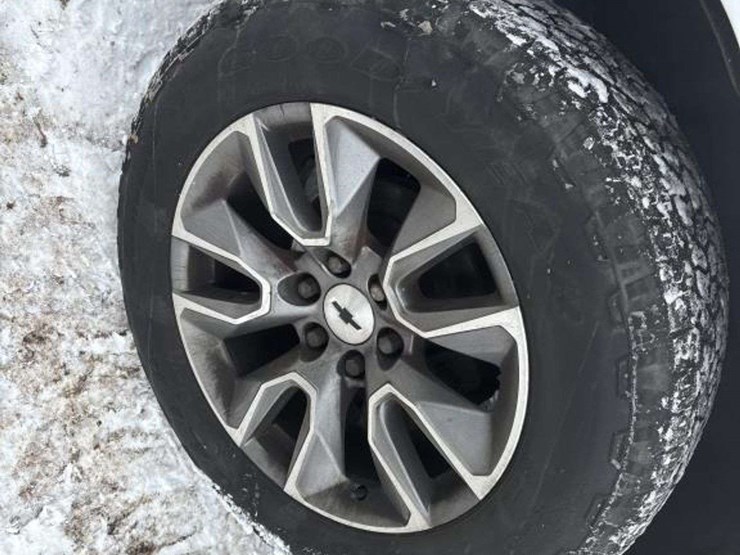 2013-chevrolet-tahoe-image-8