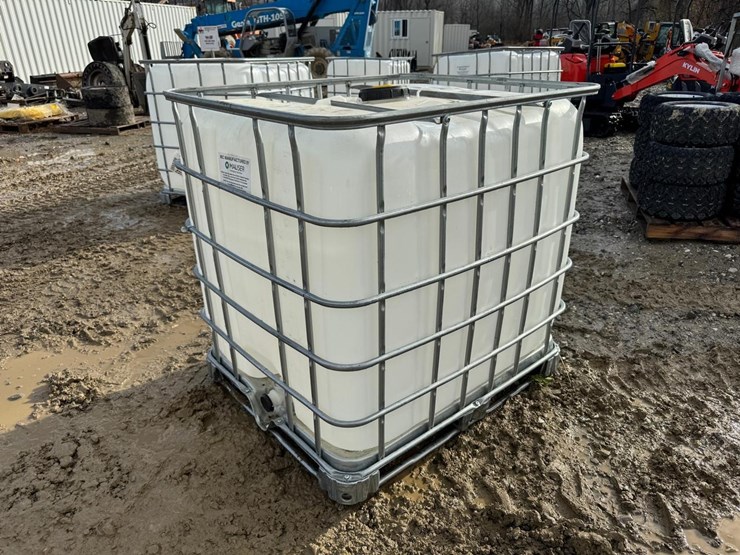 water-tank-tote-image-1