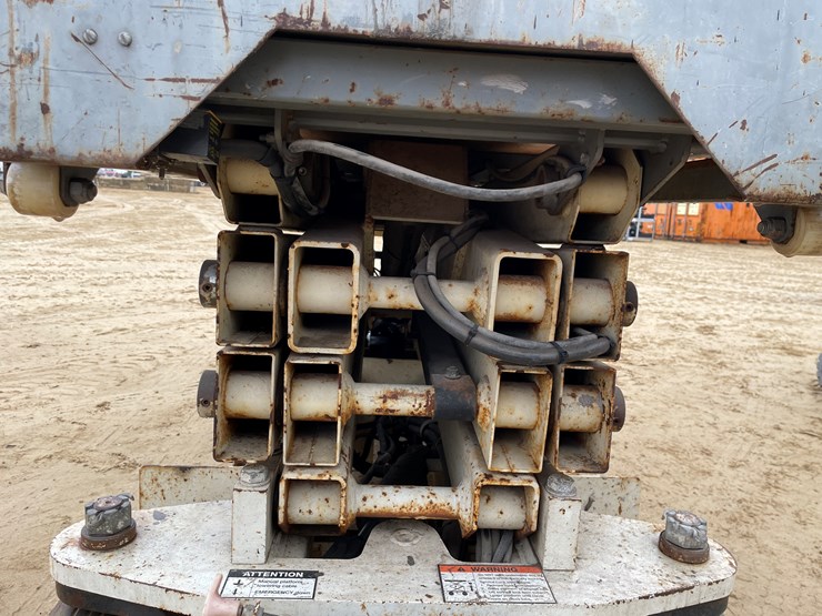 #301-•-terex-scissor-lift-image-18