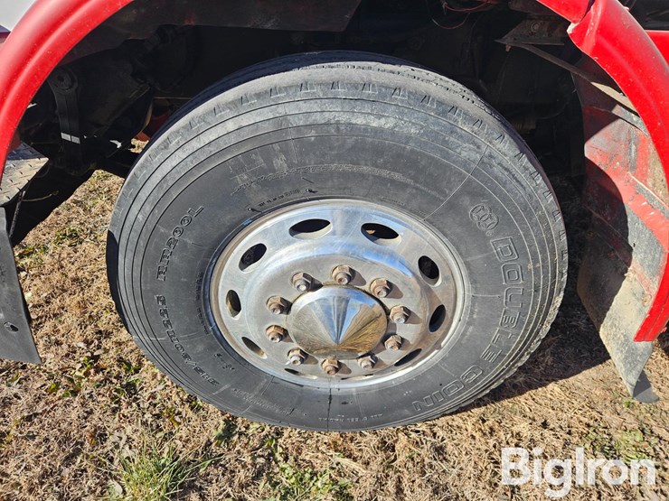 peterbilt-378-image-9