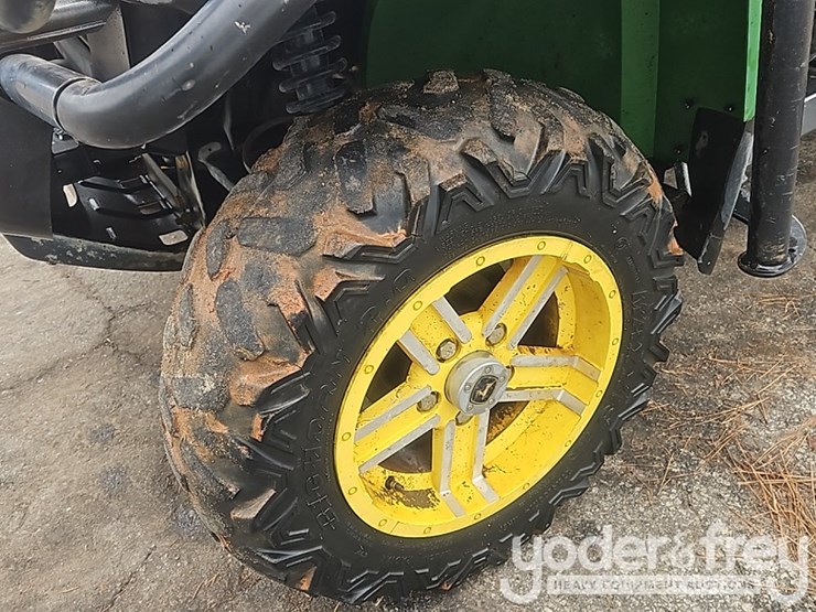 2013-john-deere-gator-image-15