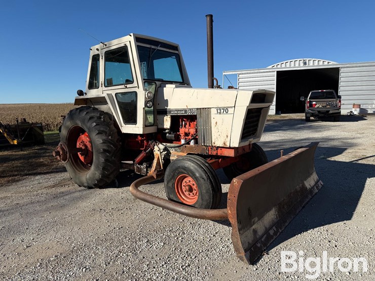 case-1370-2wd-tractor-image-3