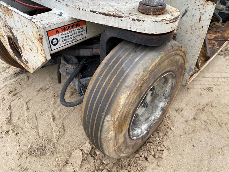 #301-•-terex-scissor-lift-image-35