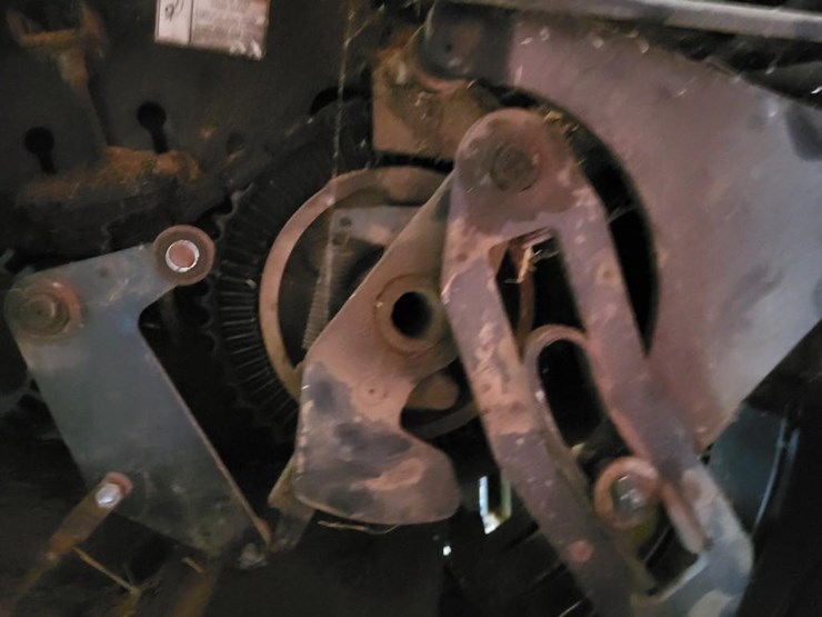 1997-new-holland-590-image-34