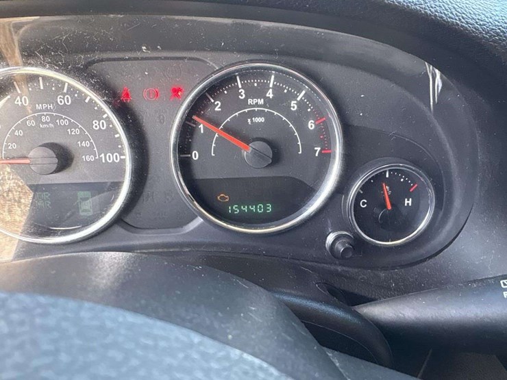 2012-jeep-wrangler-image-25