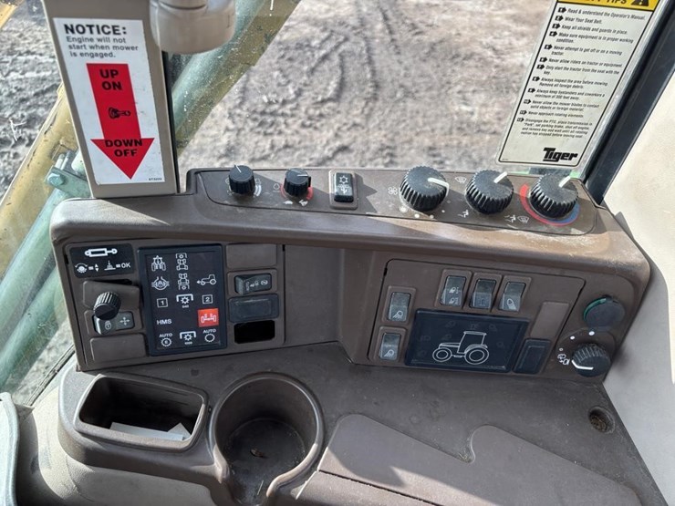 john-deere-7220-image-40