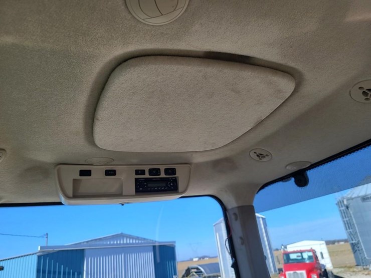 john-deere-8335r-image-62