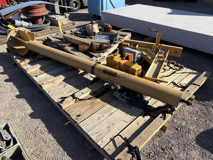 large-pallet-w/-shop-crane-&-misc-image-6