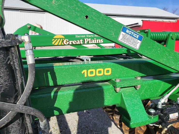 2022-great-plains-1000tm-image-33