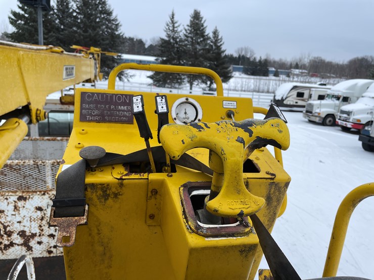 #1168-•-1988-gmc-topkick-sierra-digger-derrick-truck-(has-mn-title)-image-29