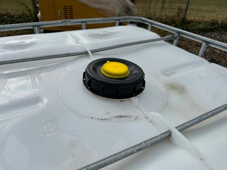 water-tank-tote-image-6