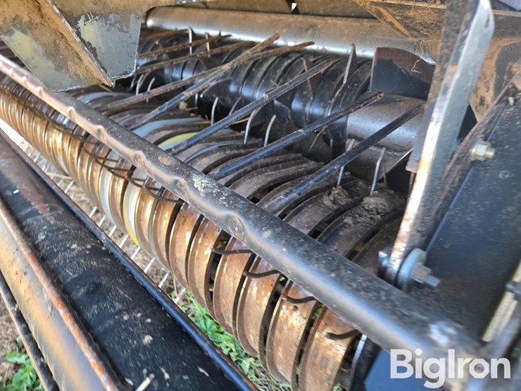 case-ih-rb565-premium-image-15