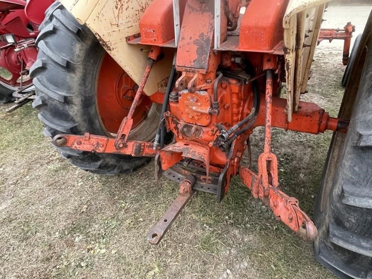 case-730-comfort-king-tractor-image-6