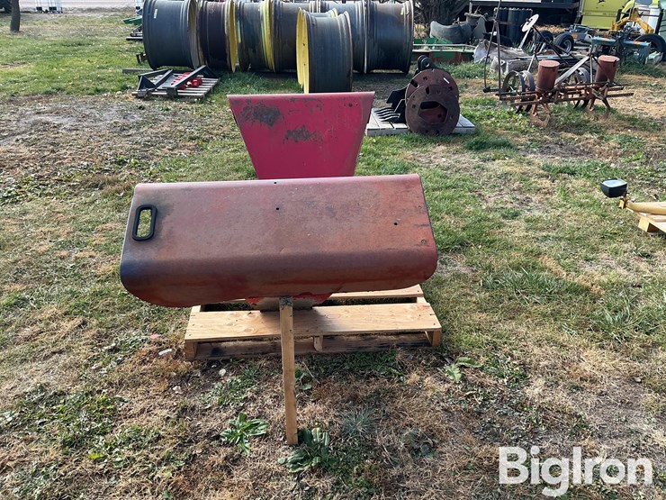 international-806-image-2