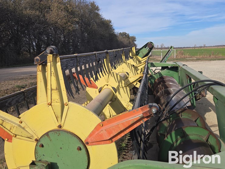 john-deere-216-image-9