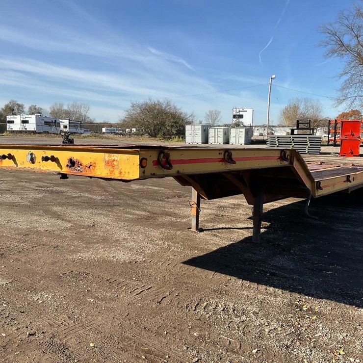 #2100 • 1967 Beaver Flatbed Semi Trailer