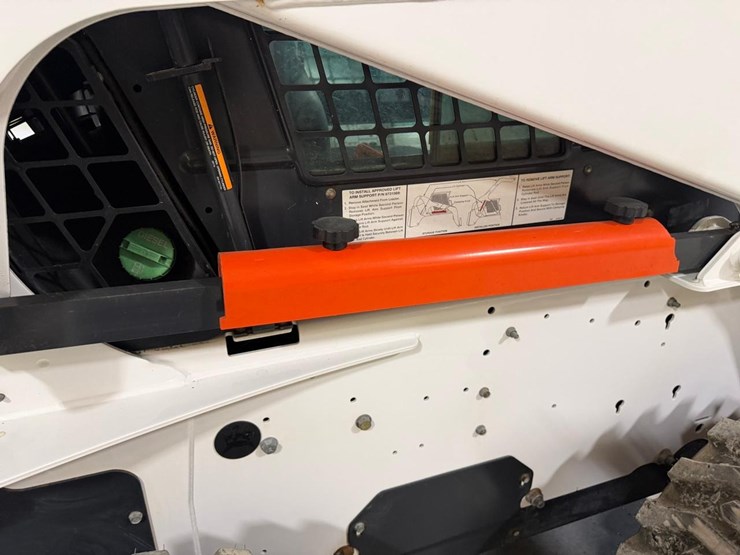 bobcat-s250-image-13