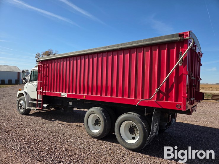 2003-freightliner-fl80-image-7