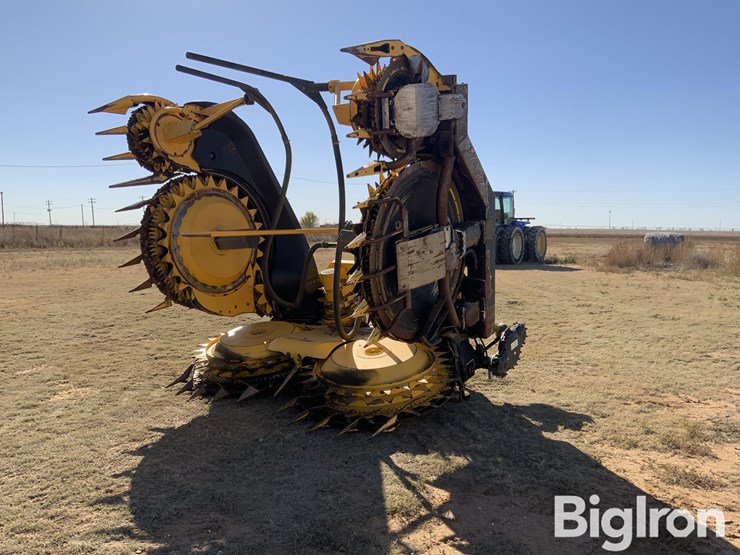 2018-new-holland-750bfia-image-1