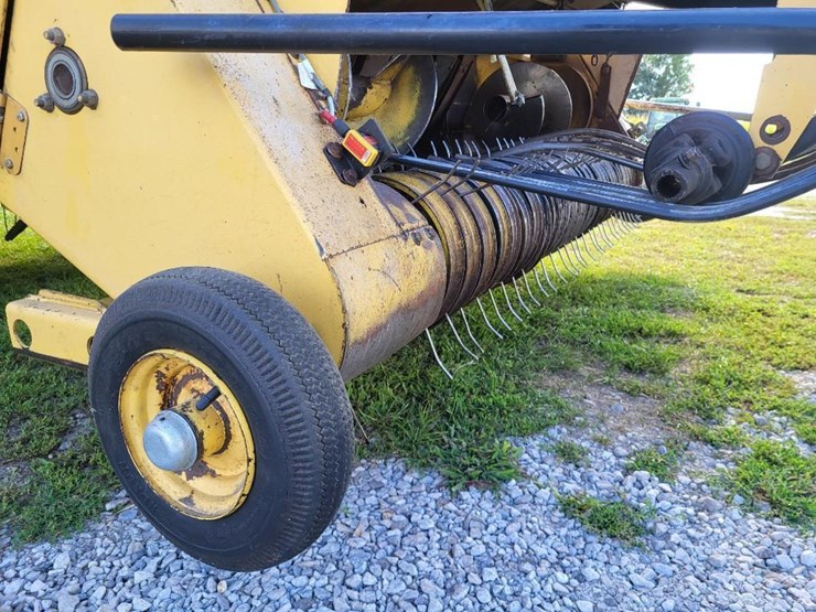 new-holland-590-image-16