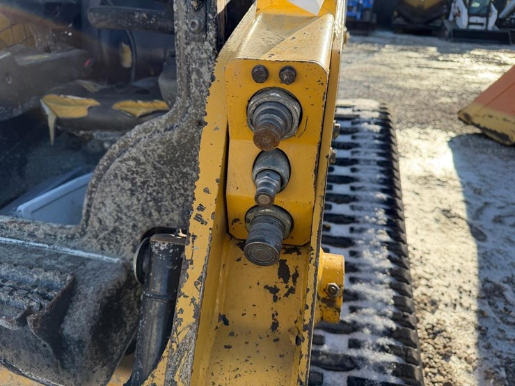 caterpillar-239d-image-10