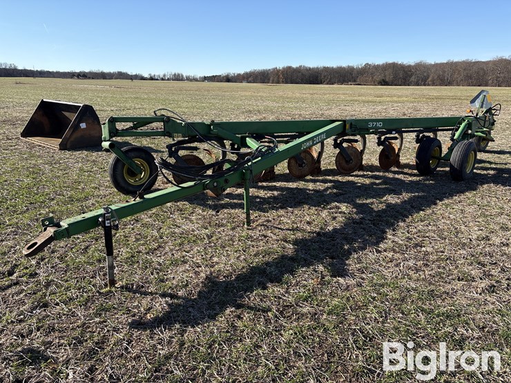 john-deere-3710-image-1