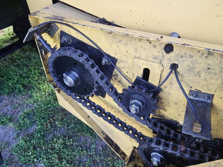 new-holland-590-image-23