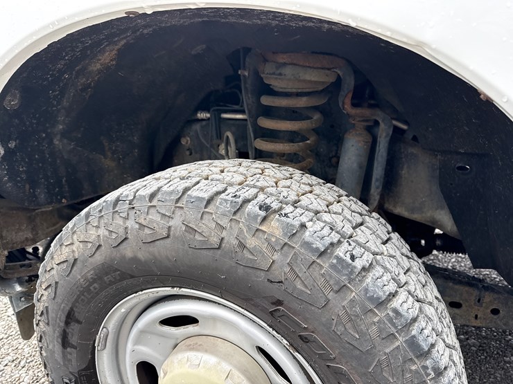 2012-ford-f250-xl-image-9