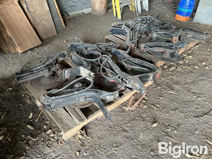 john-deere-2x2-row-unit-openers-image-1