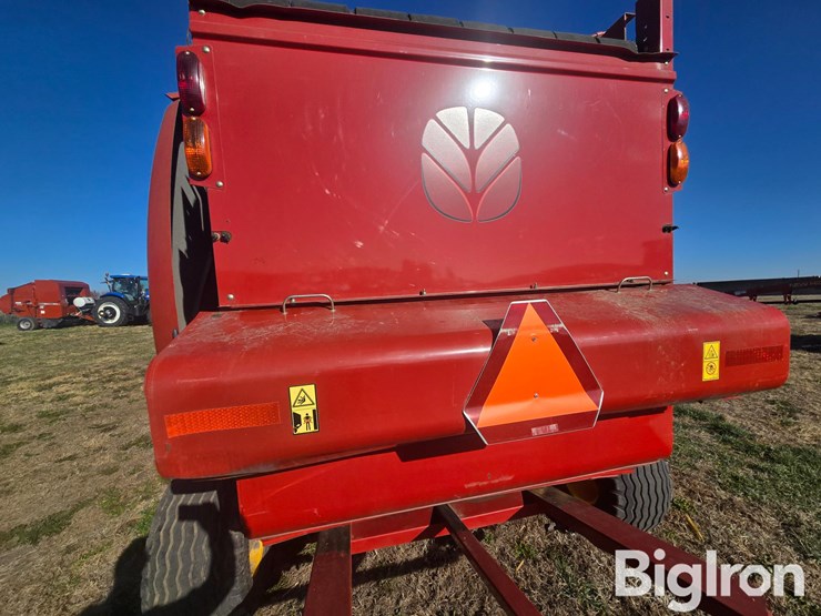 2014-new-holland-1000-image-15