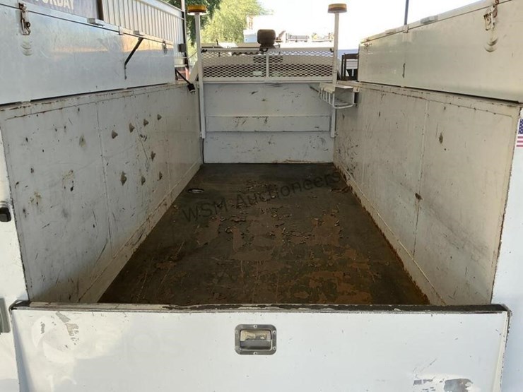 2016-ford-f550-image-10