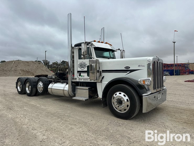 2016-peterbilt-389-image-3