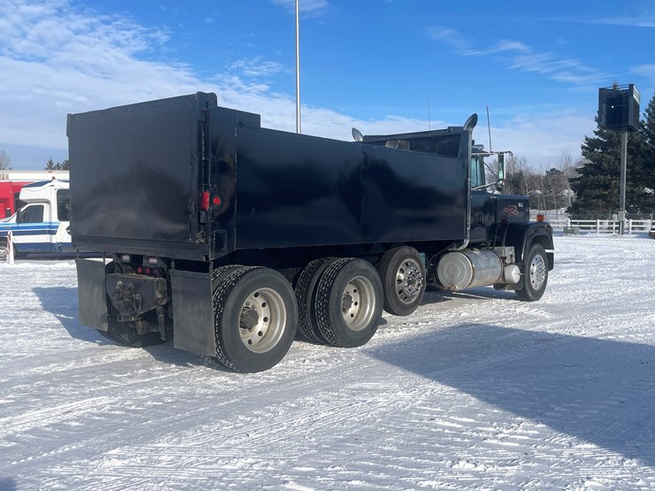 #1156-•-1987-mack-dump-truck-(has-mn-title)-image-6
