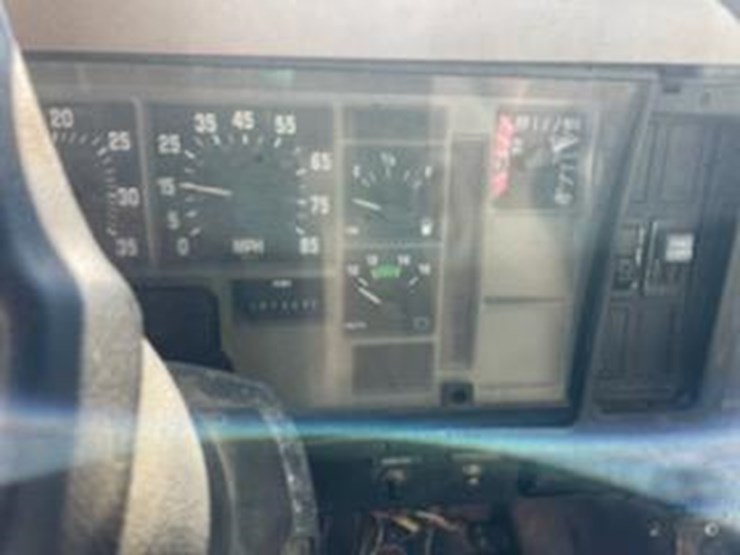 international-4700-image-11