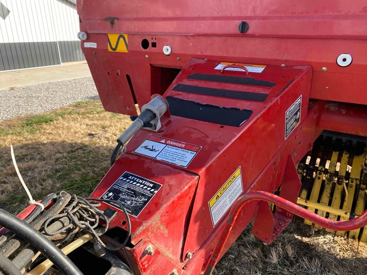 new-holland-644-image-9